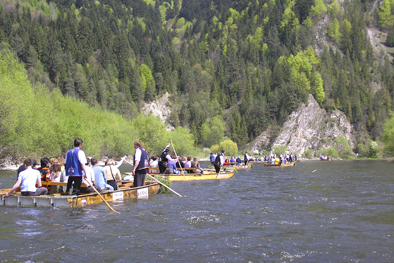 Dunajec wooden rafting